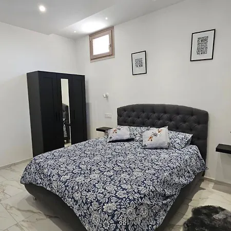 Πανσιόν Silvana's House